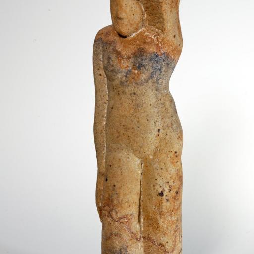 Stehende mit erhobenem Arm, 2011, Postaer Sandstein